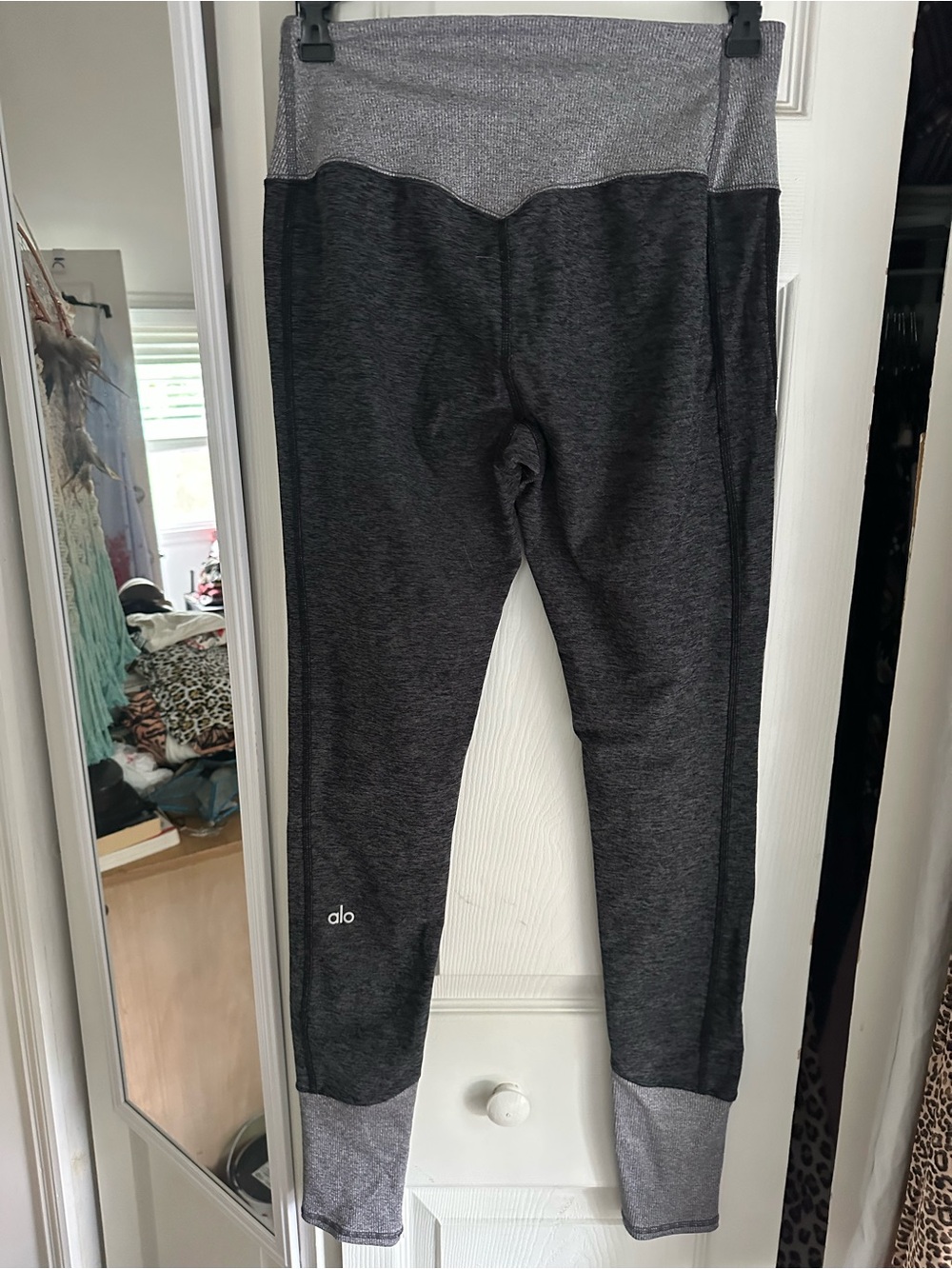 Alo Yoga ribbed lounge yoga pants size M